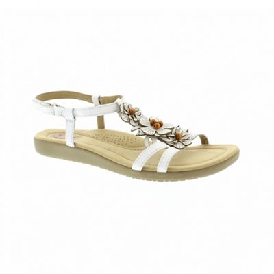 Victorville - White sandals